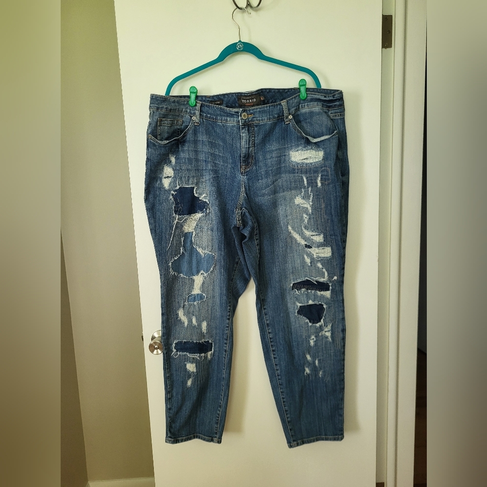 Torrid Distressed Boyfriend Blue Jeans, Size 24 R